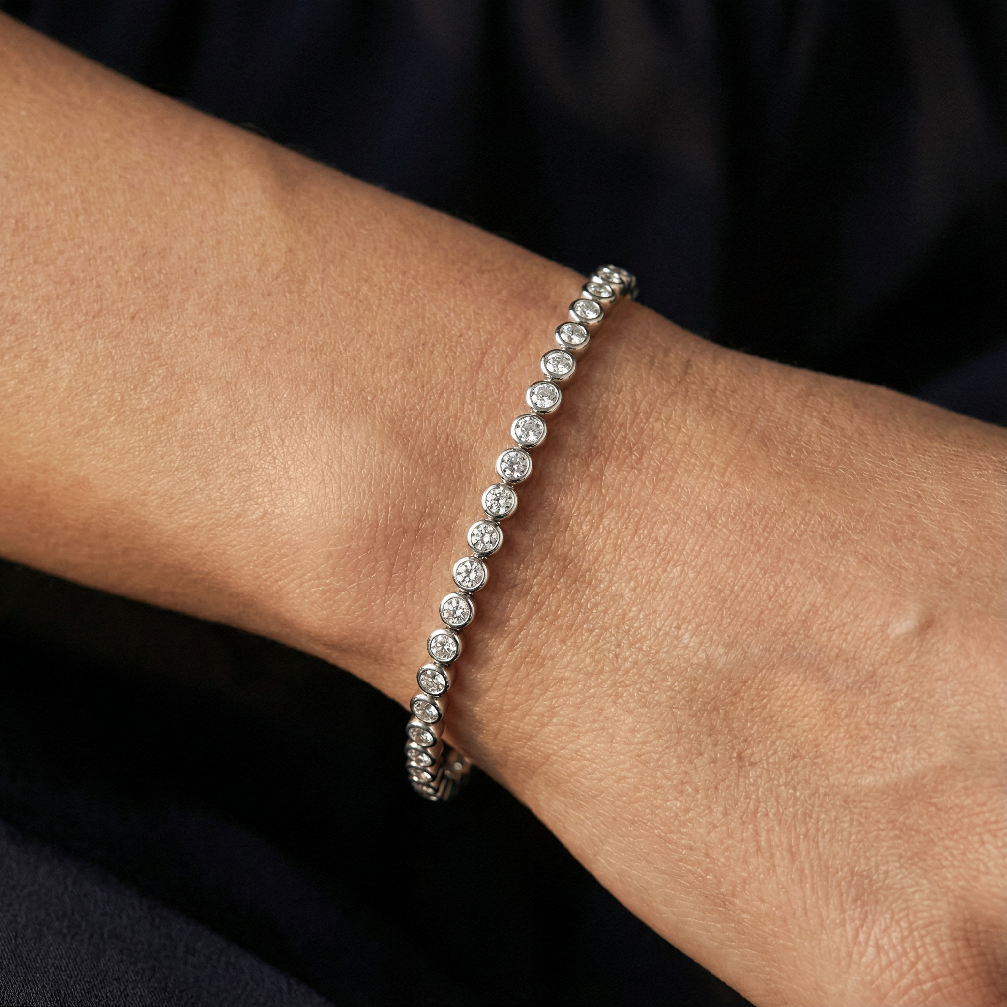 MCM 4.25 TCW, Bezel-Set Round Brilliant Cut Lab Diamond Tennis Bracelet